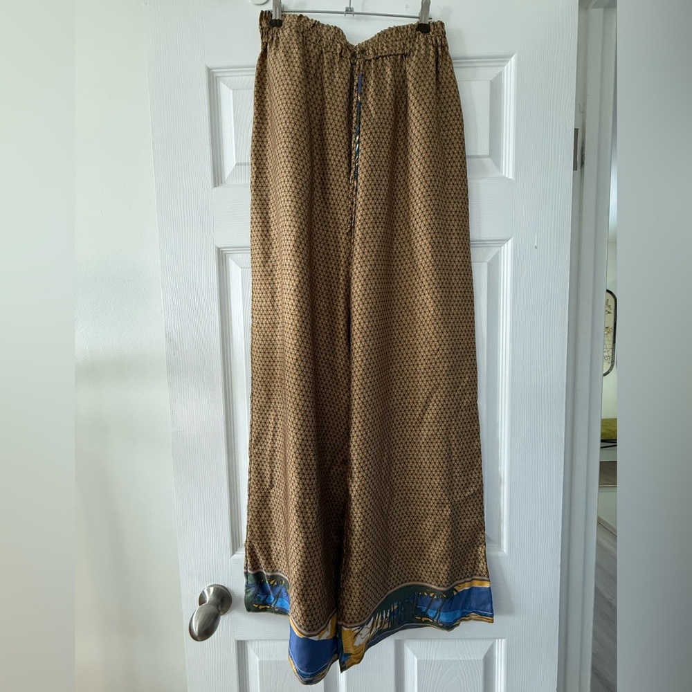 SUNO Silk Patterned Pants with Blue and Yellow Accents
